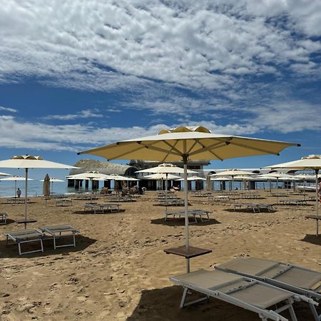 Appart 21 Artistic Beach Apartment Lignano Sabbiadoro Eksteriør bilde